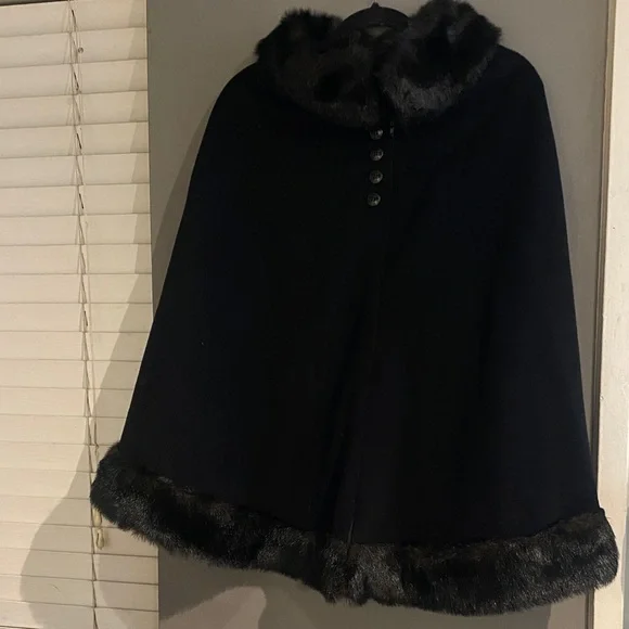 Dennis Basso Black Cape with Faux Fur Trim - Picture 1 of 7